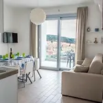 Miramare 10 - 6 Posti