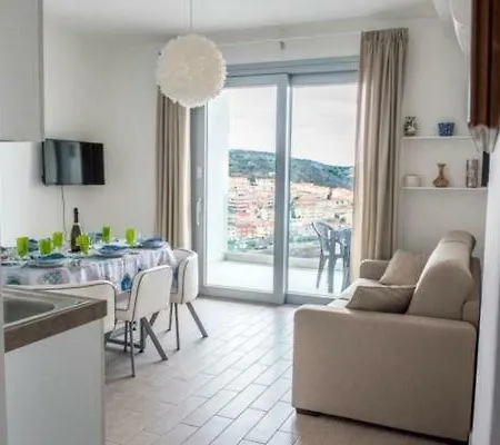 Miramare 10 - 6 Posti